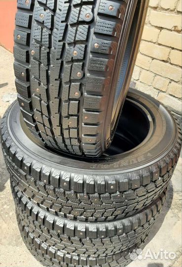 Dunlop SP Winter Ice 01 215/60 R17