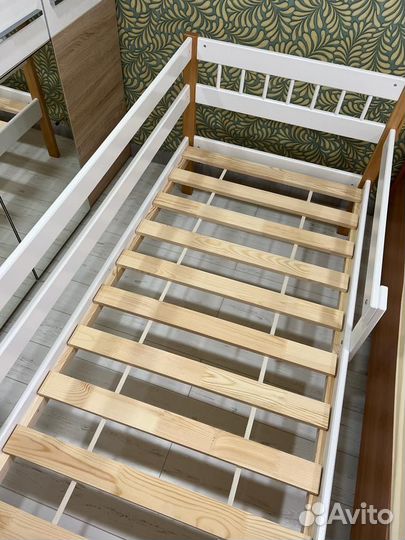 Кровать детская и матрас