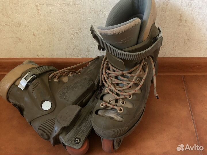 Роликовые коньки