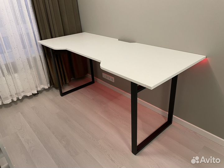 Стол компьютерный 200х75 h75