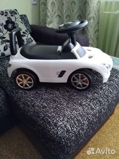 Продаю детскую машинку-каталка Mercedes-Benz, испо