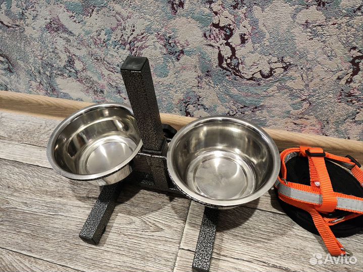 Стойка с мисками