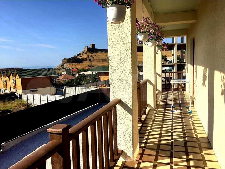 Дом 223 м² на участке 8 сот.