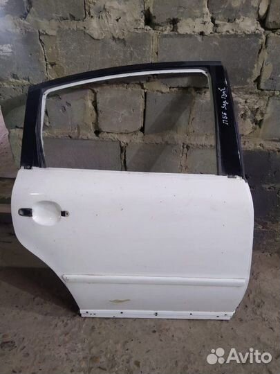 Дверь боковая задняя правая Volkswagen Passat B5