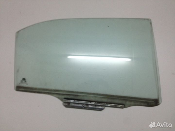Стекло задней правой двери на бид Ф3