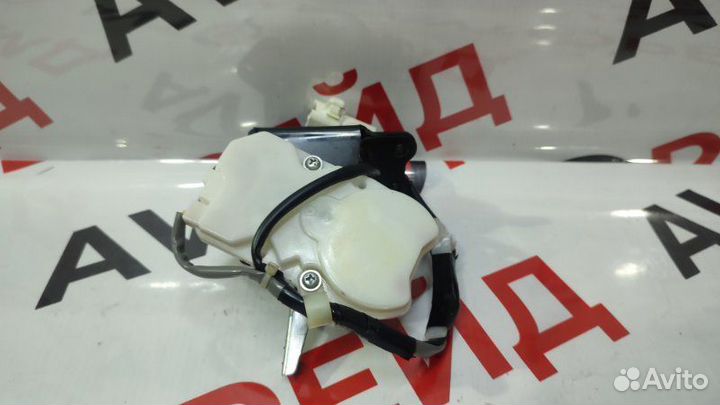 Замок 5-й двери Toyota Ipsum ACM21 2AZ 2006.03