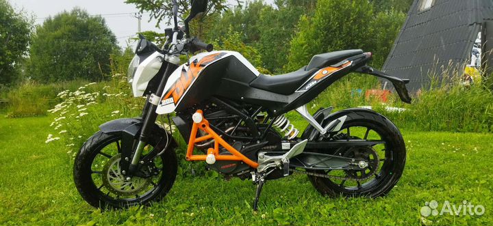 KTM duke 200