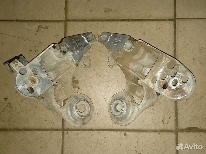 Кронштейн опоры двигателя Skoda Superb 1, Audi A4