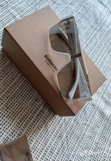 Очки солнцезащитные Burberry BE4291 3007/H