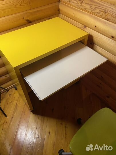 Стол-парта и стул на колесиках