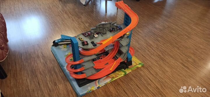 Трек hot wheels