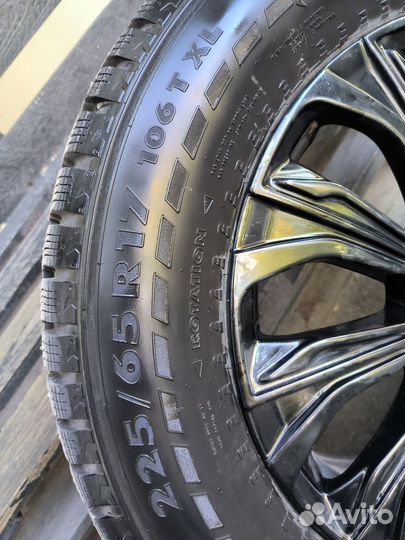 Зимние шины с дисками 225/65 R17 на honda CR-V