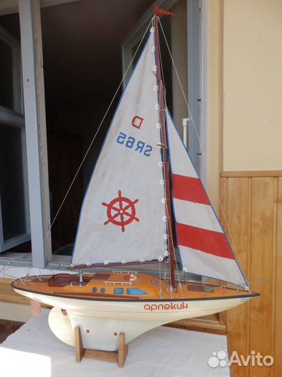 Модель яхты класса 