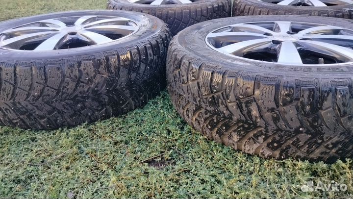 Michelin X-Ice North 4 185/65 R15