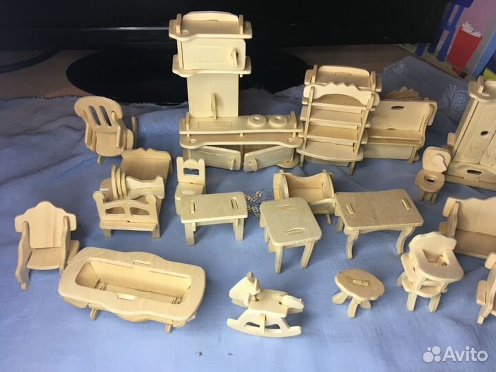 Мебель для кукольного домика
