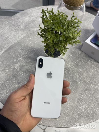 iPhone X, 64 ГБ