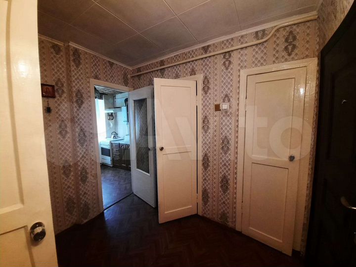 2-к. квартира, 48 м², 1/3 эт.