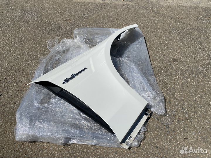 Крыло переднее правое w212 AMG e63 белое