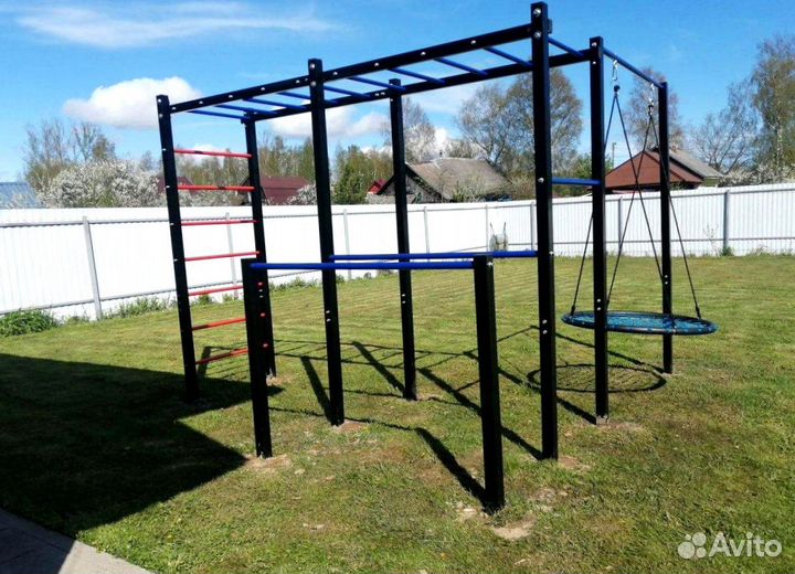 Спортивная воркаут площадка, комплекс, турники