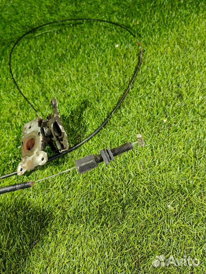 Замок капота с тросиком volvo 960