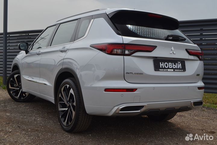 Mitsubishi Outlander, 2023