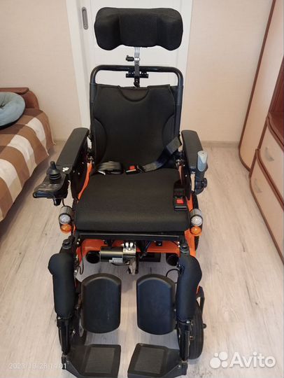 Инвалидная коляска с электроприводом MET Adventure