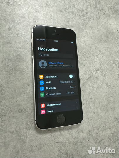 iPhone SE, 32 ГБ