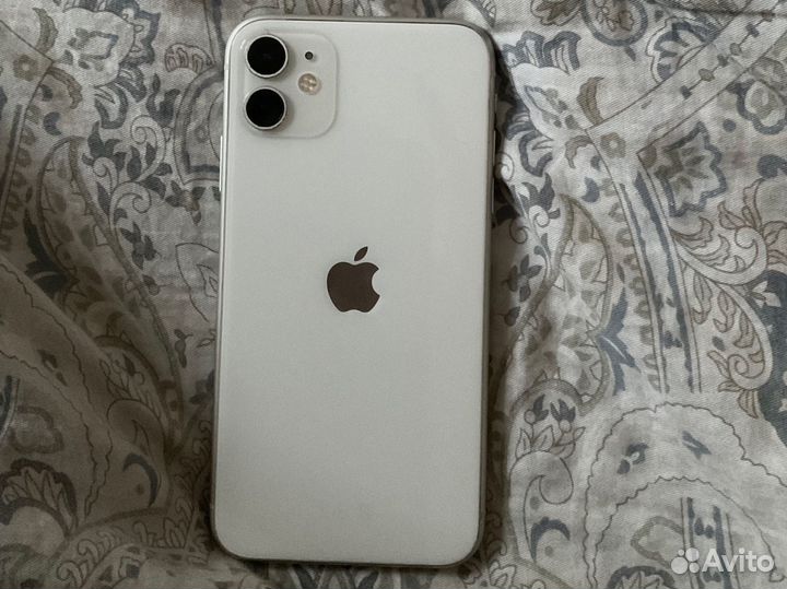 iPhone 11, 64 ГБ