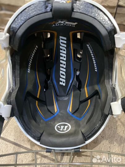 Хоккейный шлем