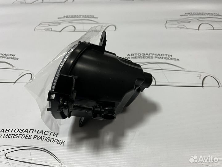 Правая передняя противотуманка BMW F30 рестайлинг