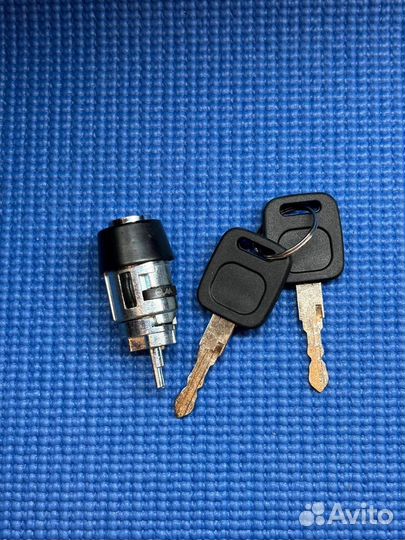 Личинка замка зажигания Audi 80 b3 Ауди 80 б3 с кл