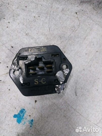 Резистор печки Kia Sportage 1