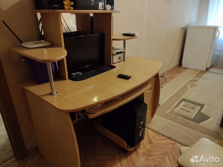Компьютерный стол