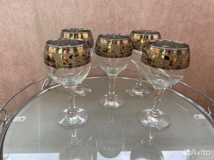 Набор бокалов для вина и стопок для водки