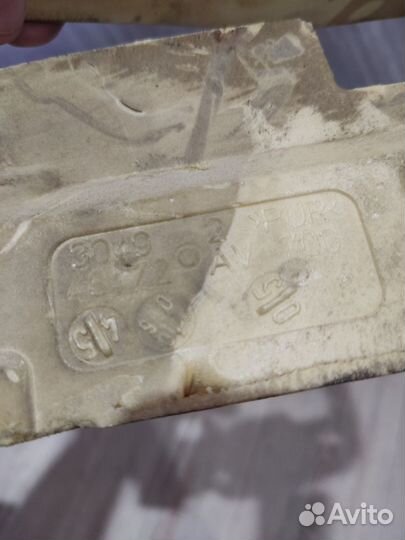 Пыльник рулевой колонки Nissan primera P12 Лев