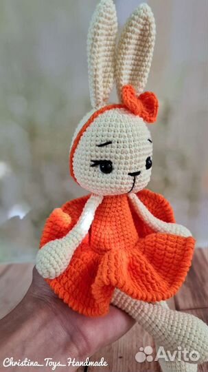 Зайка. Вязаная игрушка, амигуруми