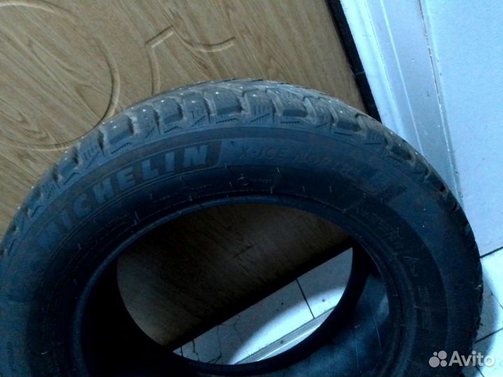 Michelin X-Ice North 4 215/55 R16