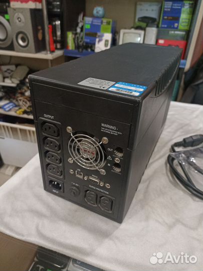 Источник бесперебойного питания Ippon Smart Power