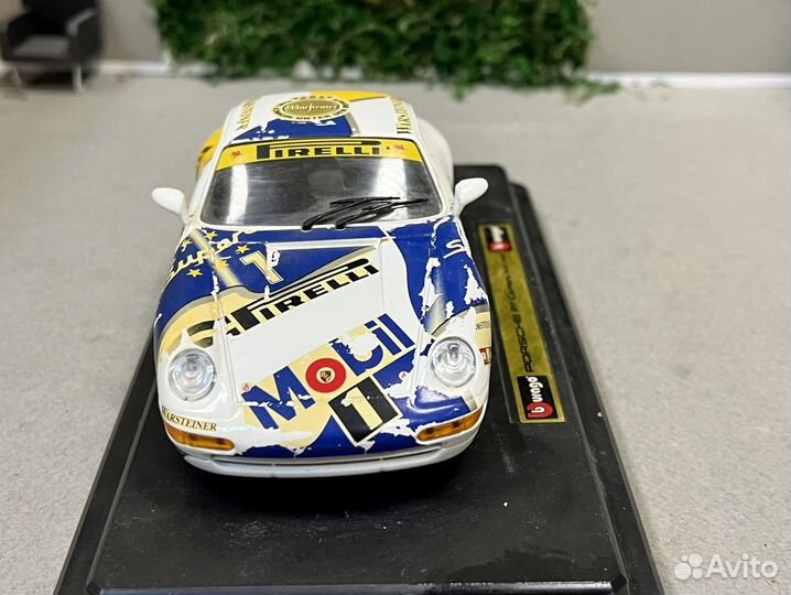 Модельки 1/24 burago italy porsche