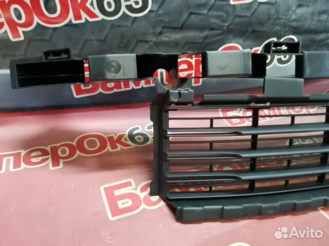 Решетка бампера передний Renault Fluence