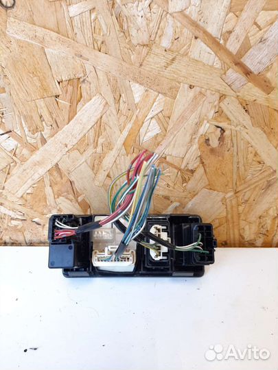 Блок кнопок Toyota Avensis 2