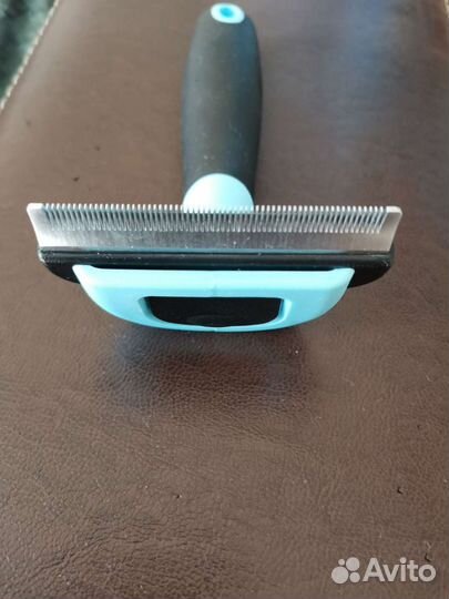 Расчёска для вычесывания кошек