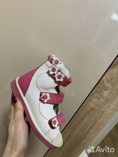 Босоножки для девочки
