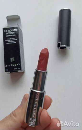 Givenchy губная помада Le Rouge Interdit
