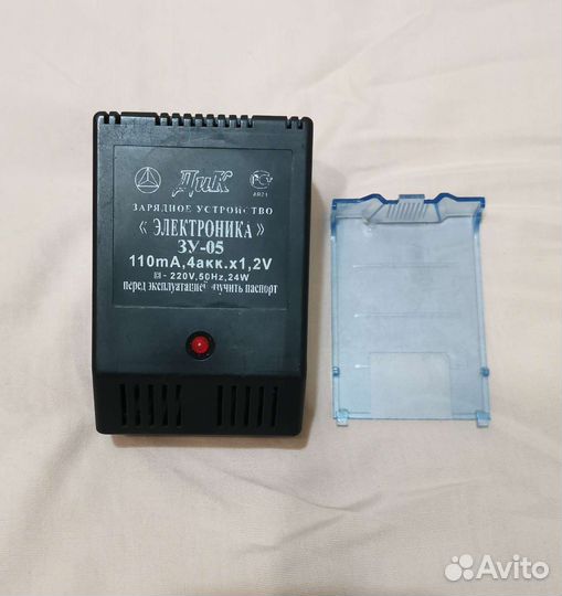 Зарядное устройство для пальчиковых аккумуляторов