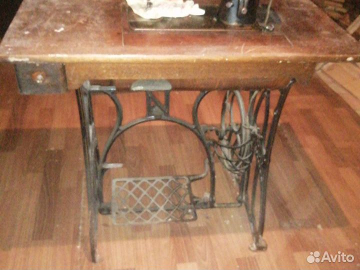 Швейная машина Singer станина naumann