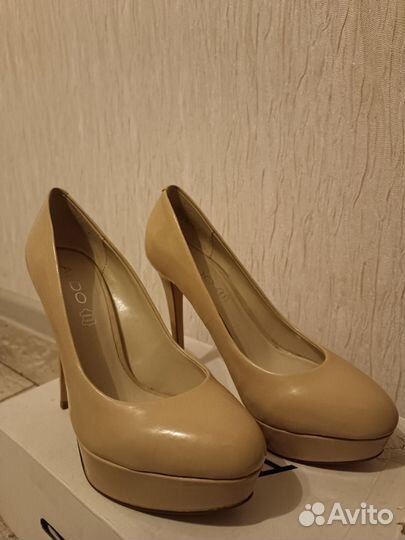 Туфли женские 38 размер бежевые aldo