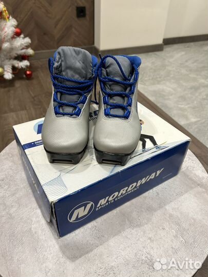 Лыжные ботинки 33 размер крепление NNN