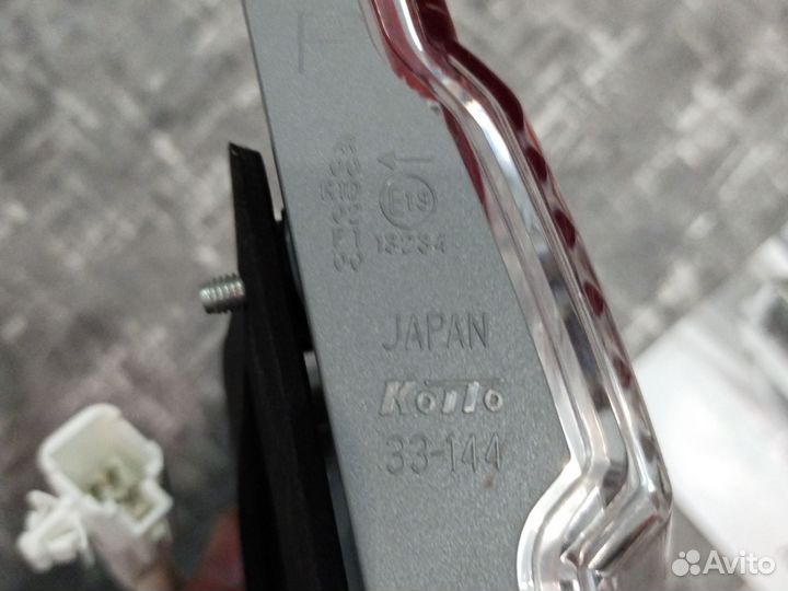 Фонарь Камри 50 левый в багажник Оригинал бу