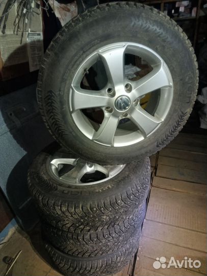 Nokian Tyres Hakkapeliitta 8 SUV 235/65 R17 108T